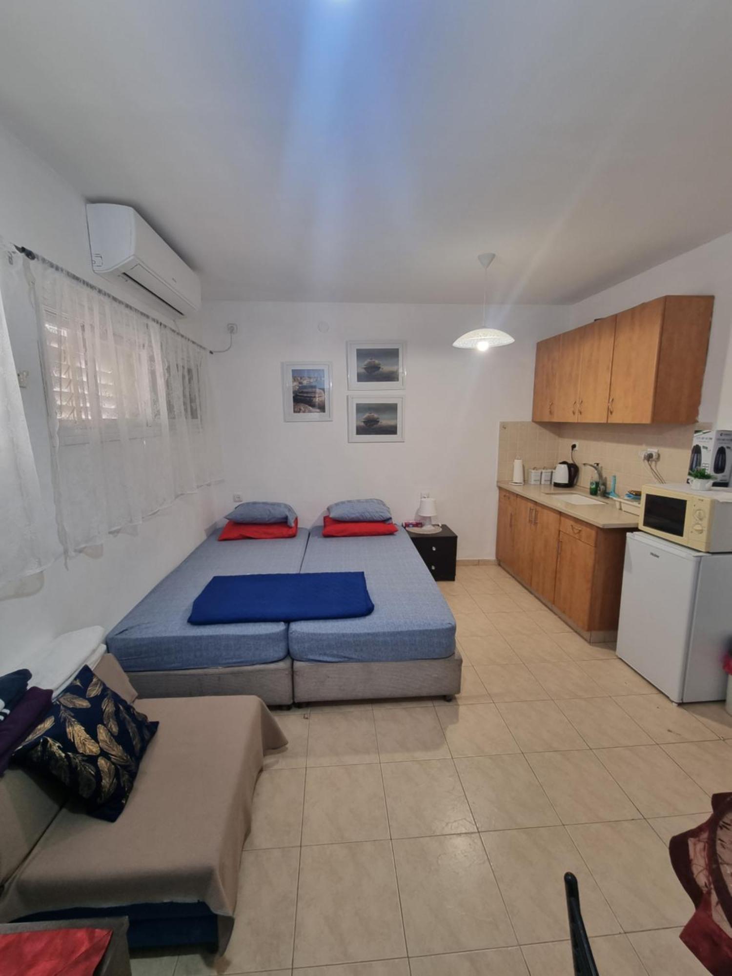 Villa Nadia Hosting Dead Sea Neve Zohar Exterior foto