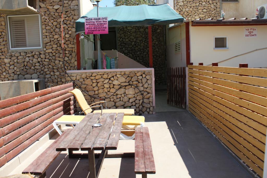 Villa Nadia Hosting Dead Sea Neve Zohar Exterior foto