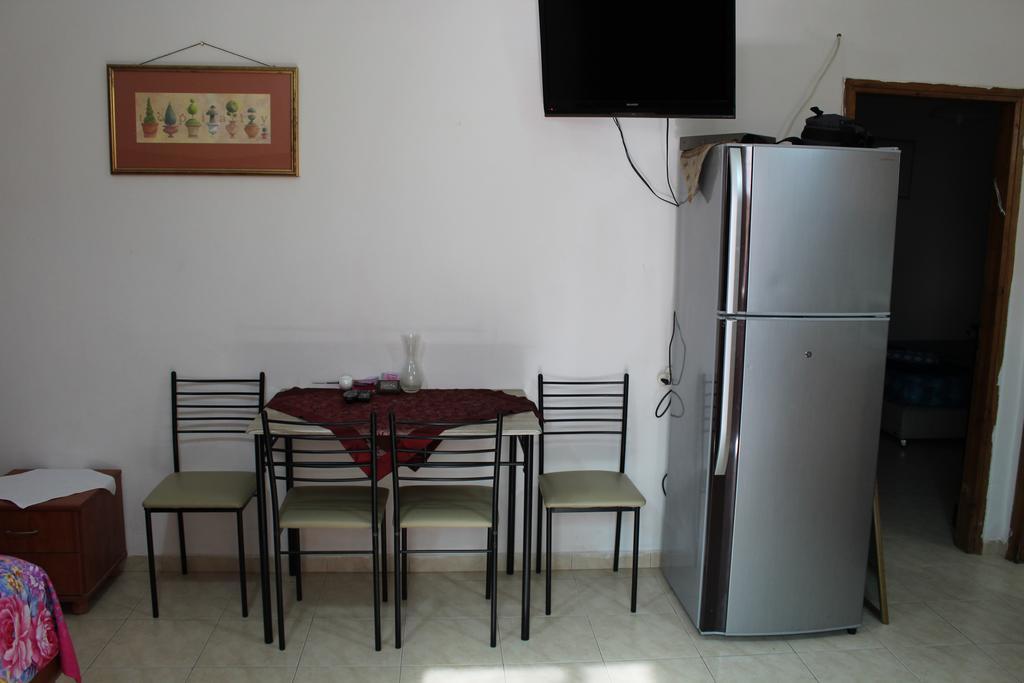 Villa Nadia Hosting Dead Sea Neve Zohar Exterior foto